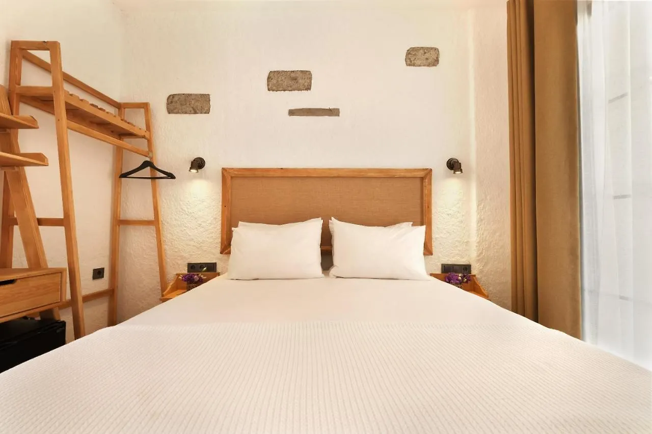 Armel Alacati Konaklama Hotel